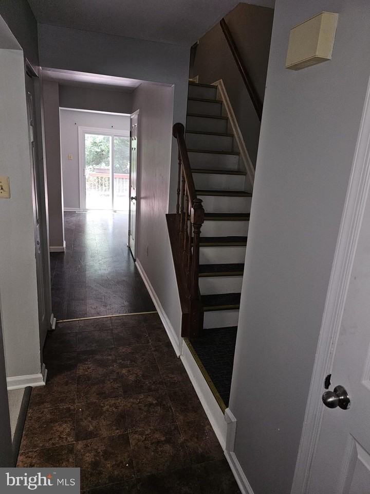 3312 Midland Ct - Photo 2 of 16