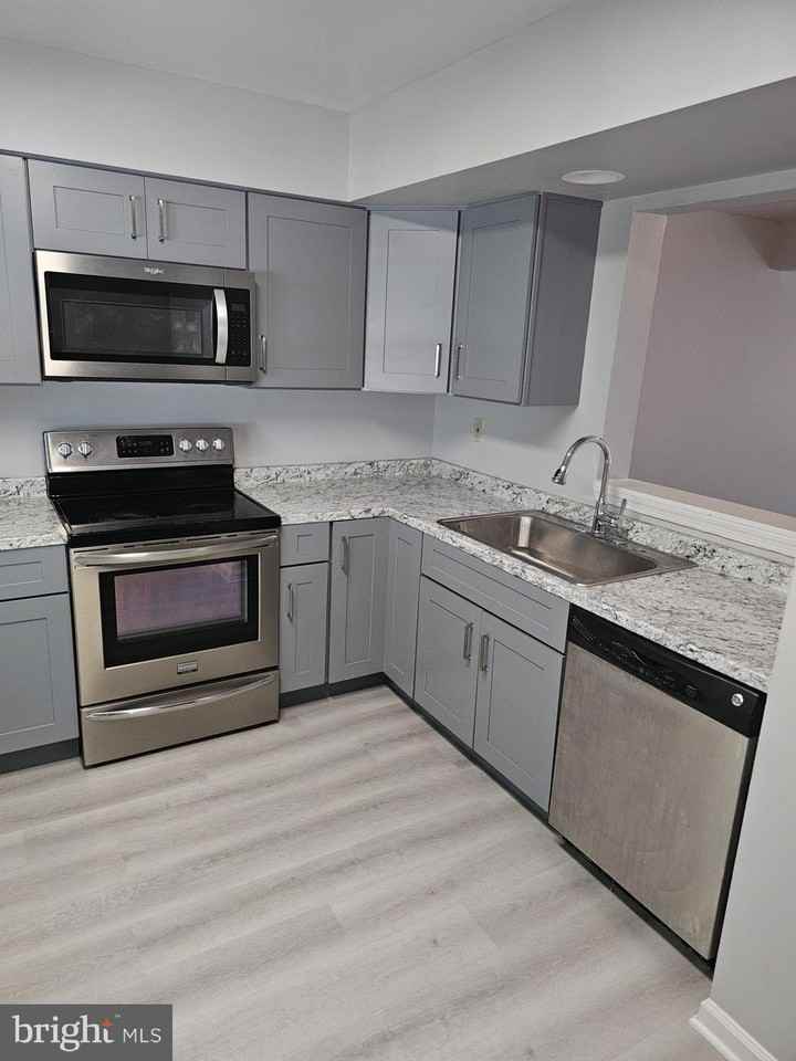 3312 Midland Ct - Photo 5 of 16