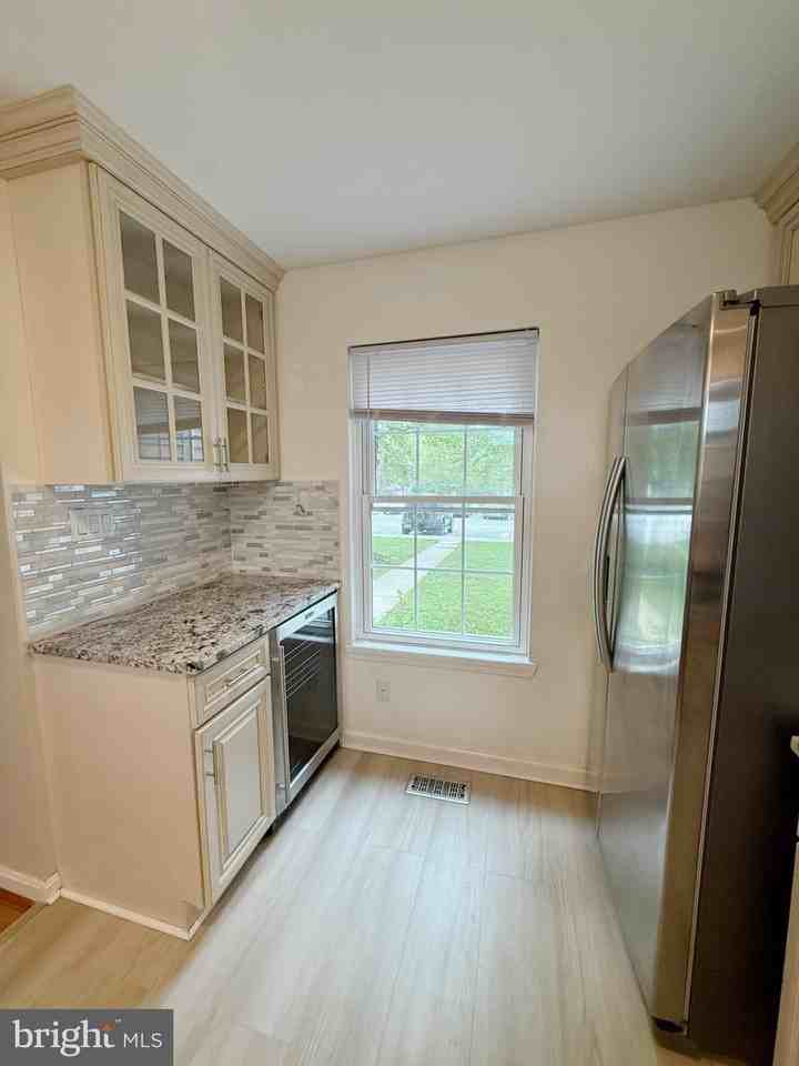 8545 Harvest View Ct - Photo 7 of 21