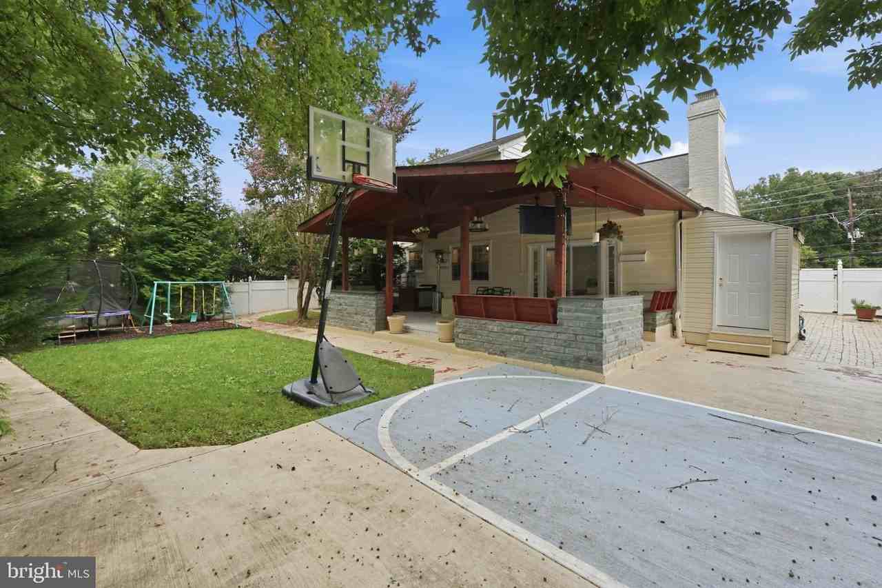 6516 Democracy Blvd - Photo 2 of 25