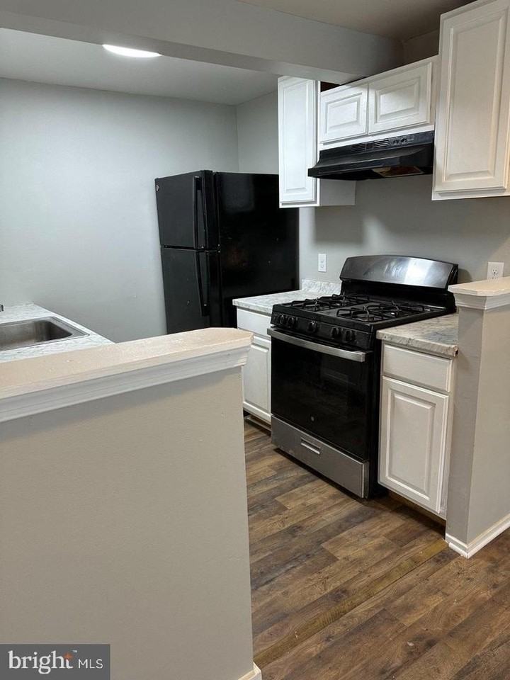 1920 Dutch Village Dr #T226 - Photo 3 of 15