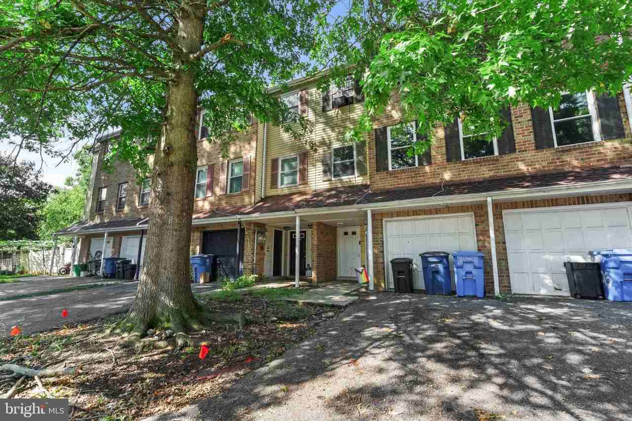 206A Chaucer Ct - Photo 2 of 13