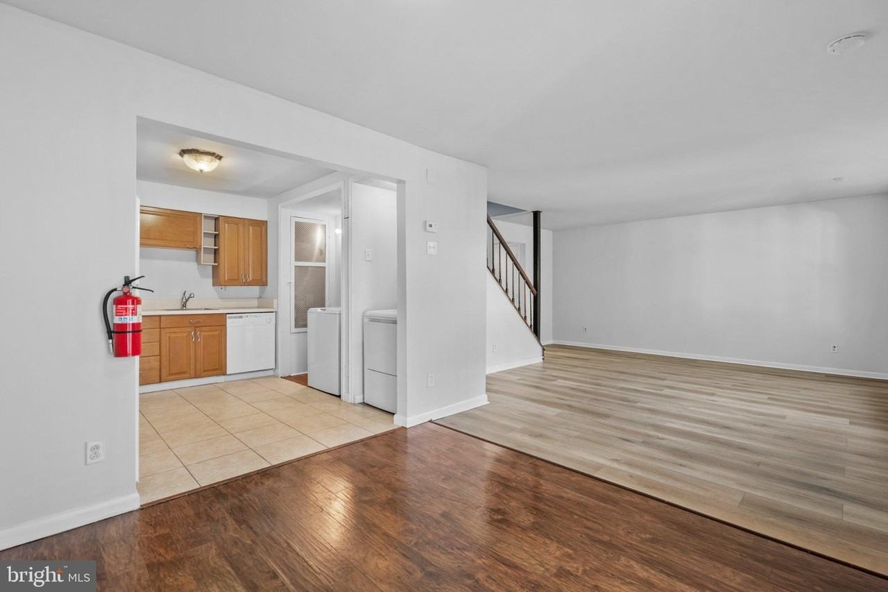 206A Chaucer Ct - Photo 4 of 13