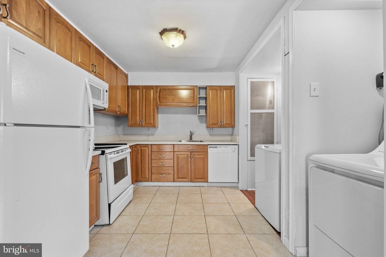 206A Chaucer Ct - Photo 7 of 13