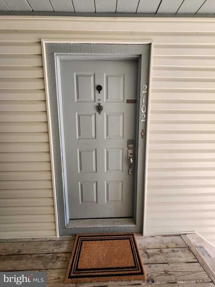 2102 The Woods - Photo 2 of 32