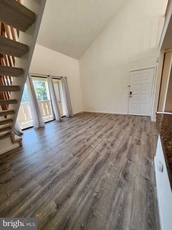 2102 The Woods - Photo 4 of 32