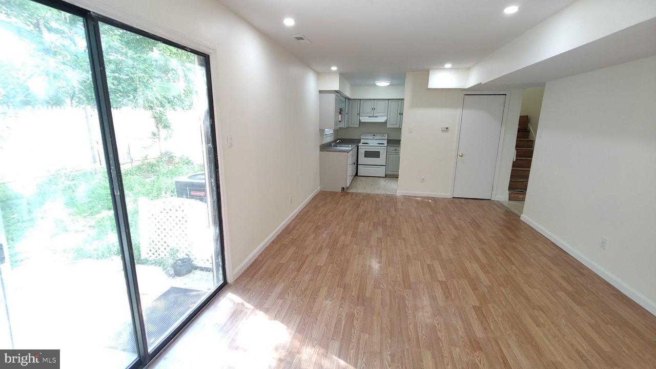 6 Buttonwood Rd - Photo 3 of 11