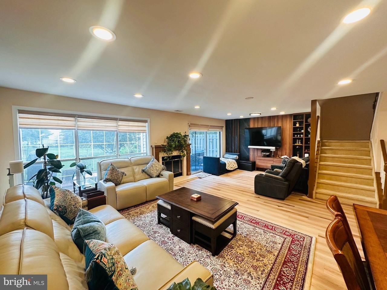 10 Colebrook Ct - Photo 5 of 13