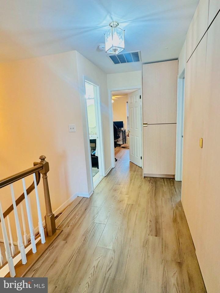 10 Colebrook Ct - Photo 7 of 13
