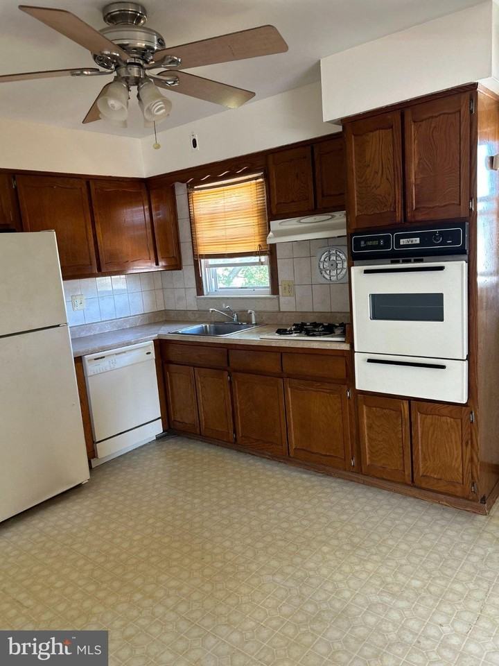 16 Steyn Pl - Photo 3 of 11