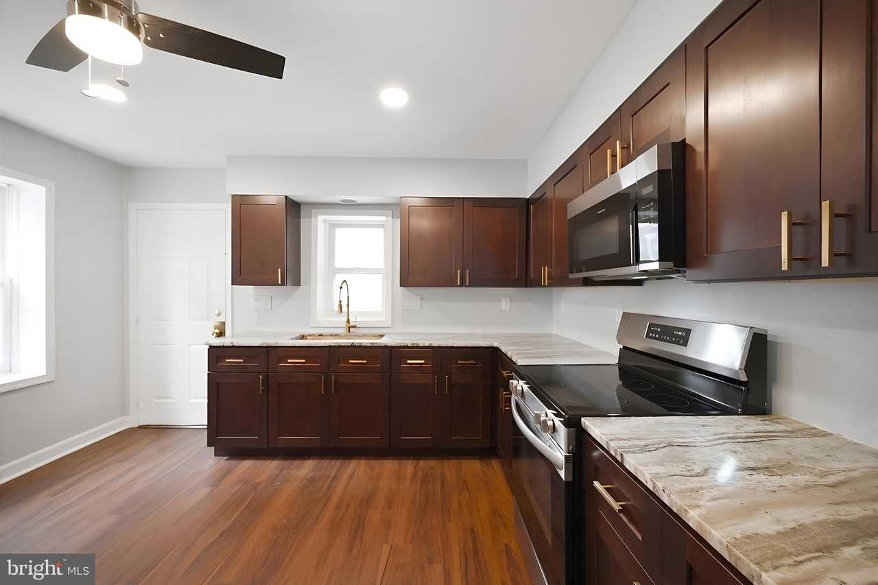 74 N 18th St - Photo 5 of 17