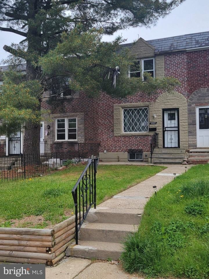 1022 Windsor Rd - Photo 2 of 18