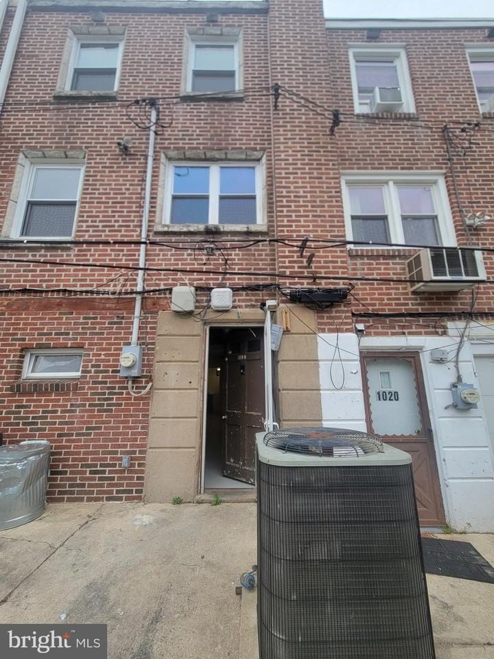 1022 Windsor Rd - Photo 5 of 18