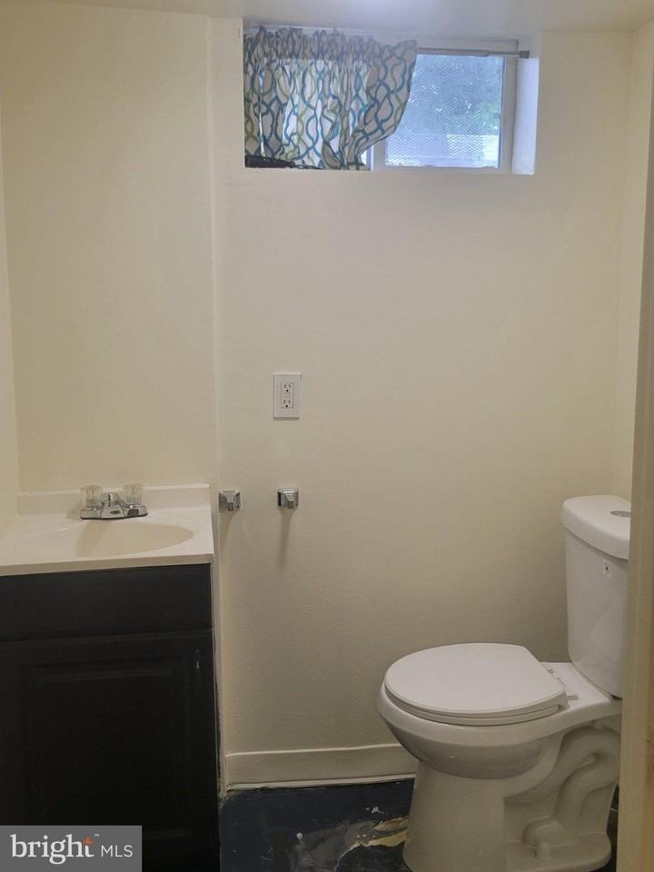 1022 Windsor Rd - Photo 6 of 18
