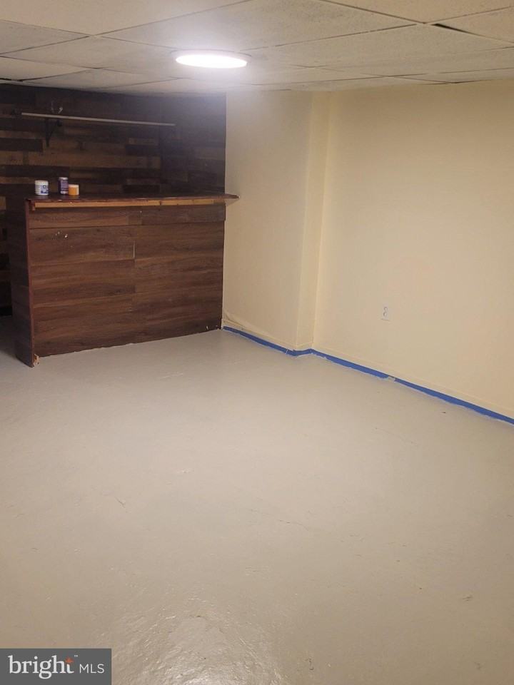 1022 Windsor Rd - Photo 7 of 18