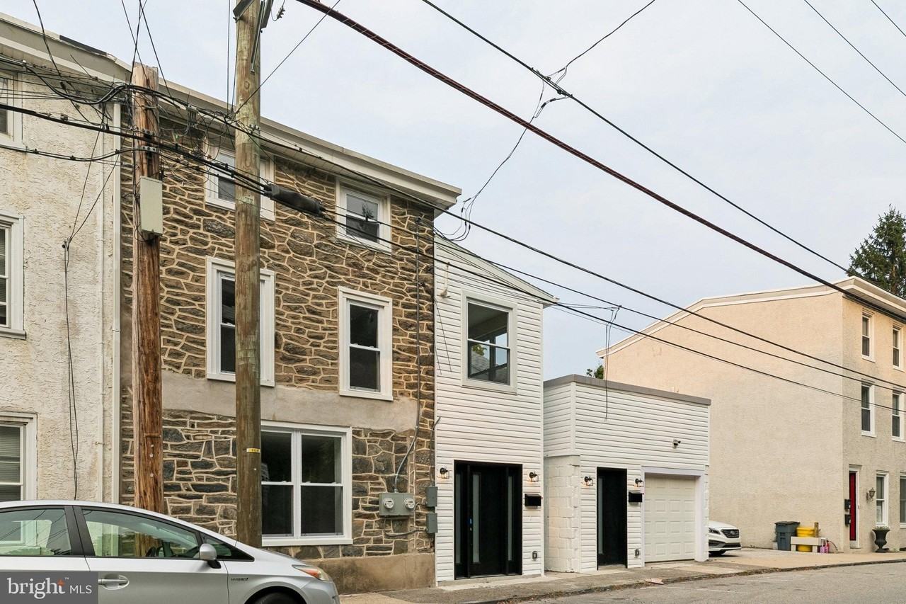 17 Jefferson St #B - Photo 2 of 35