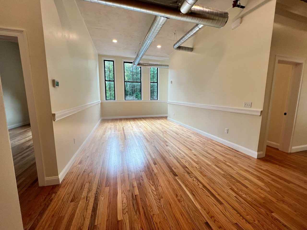 352 Manchaug Rd - Photo 3 of 6