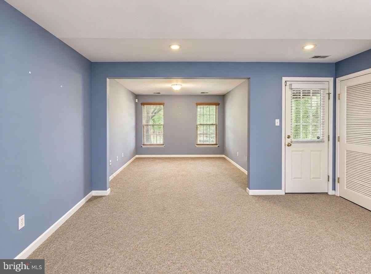 200 Georges Ct - Photo 4 of 35