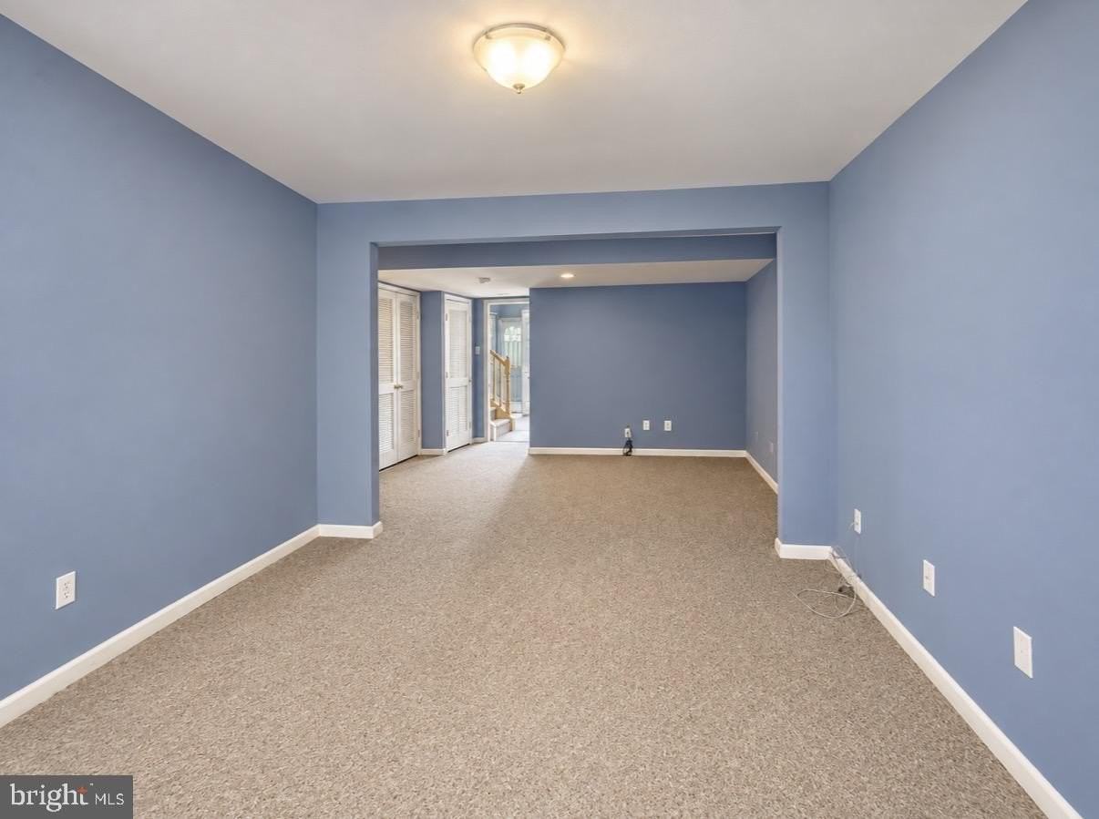 200 Georges Ct - Photo 5 of 35