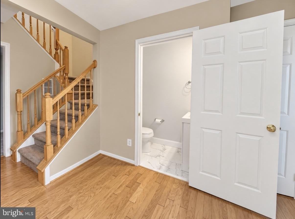 200 Georges Ct - Photo 6 of 35