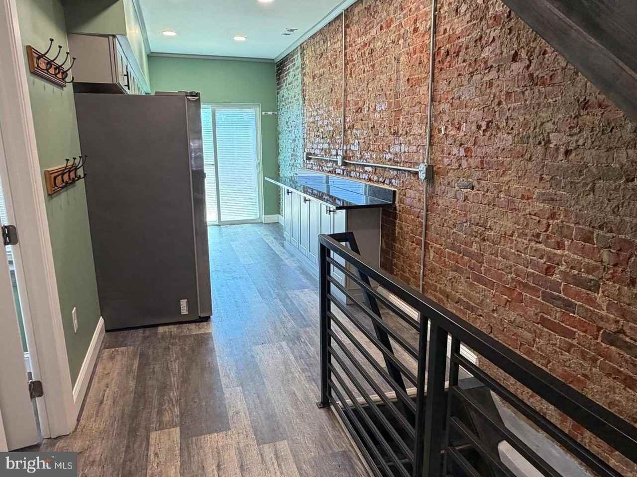 2643 N Mascher St - Photo 6 of 23