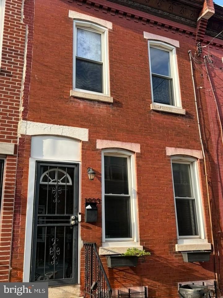 1933 Cambridge St - Photo 2 of 21