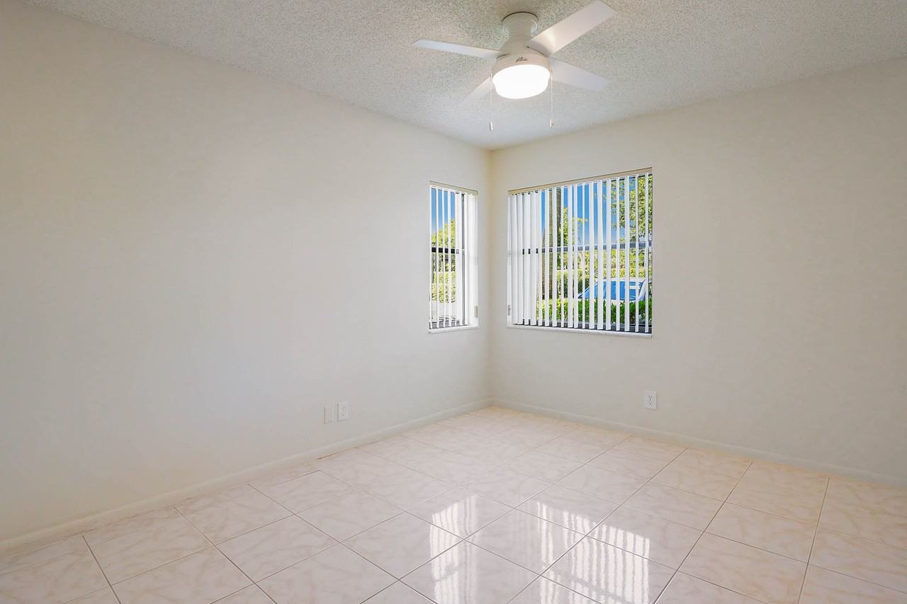 3367 Perimeter Dr - Photo 2 of 31
