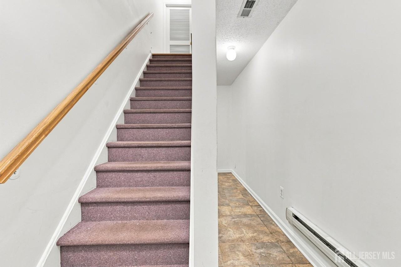 63 Prestwick Way - Photo 2 of 29