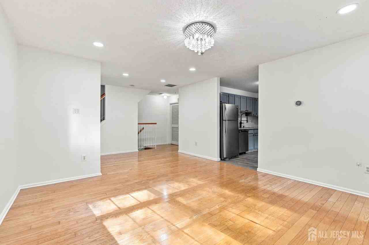 63 Prestwick Way - Photo 5 of 29