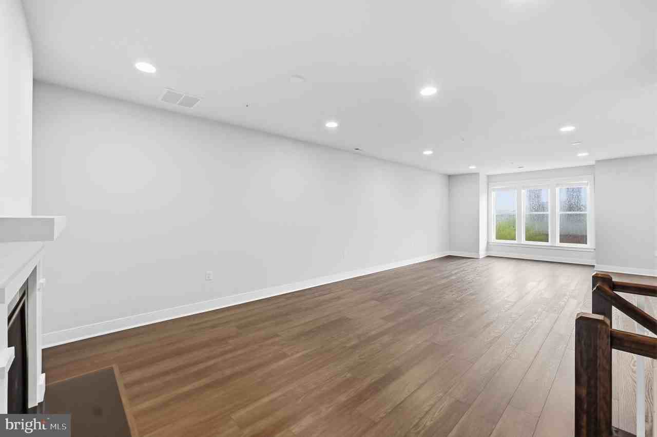 1908 Potomac Ave #102 - Photo 4 of 50
