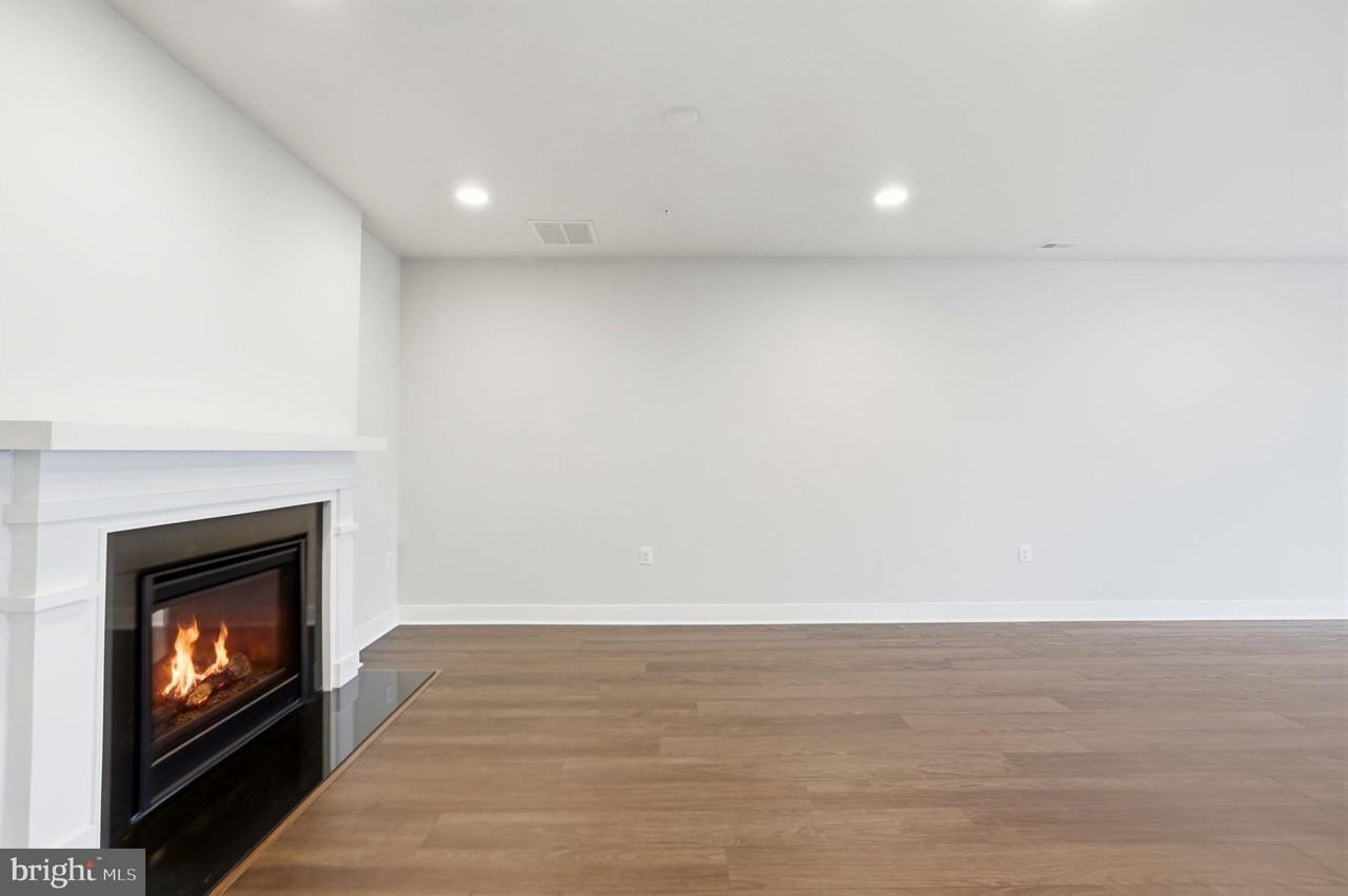 1908 Potomac Ave #102 - Photo 6 of 50