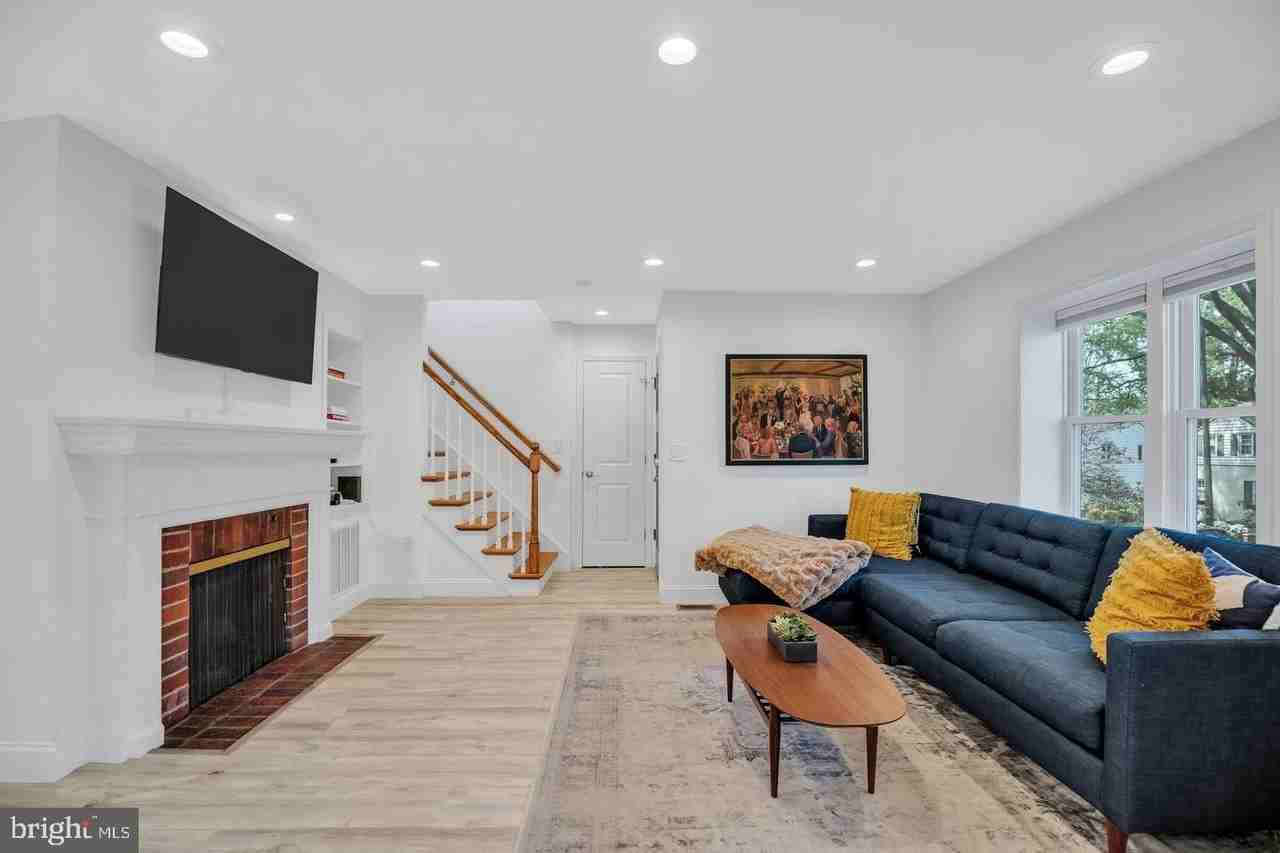 406 Tennessee Ave - Photo 6 of 50