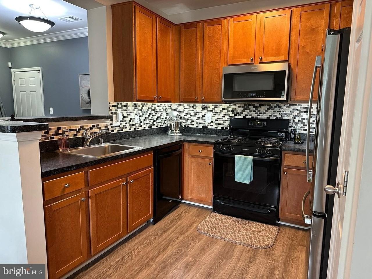 4870 Eisenhower Ave #407 - Photo 7 of 32