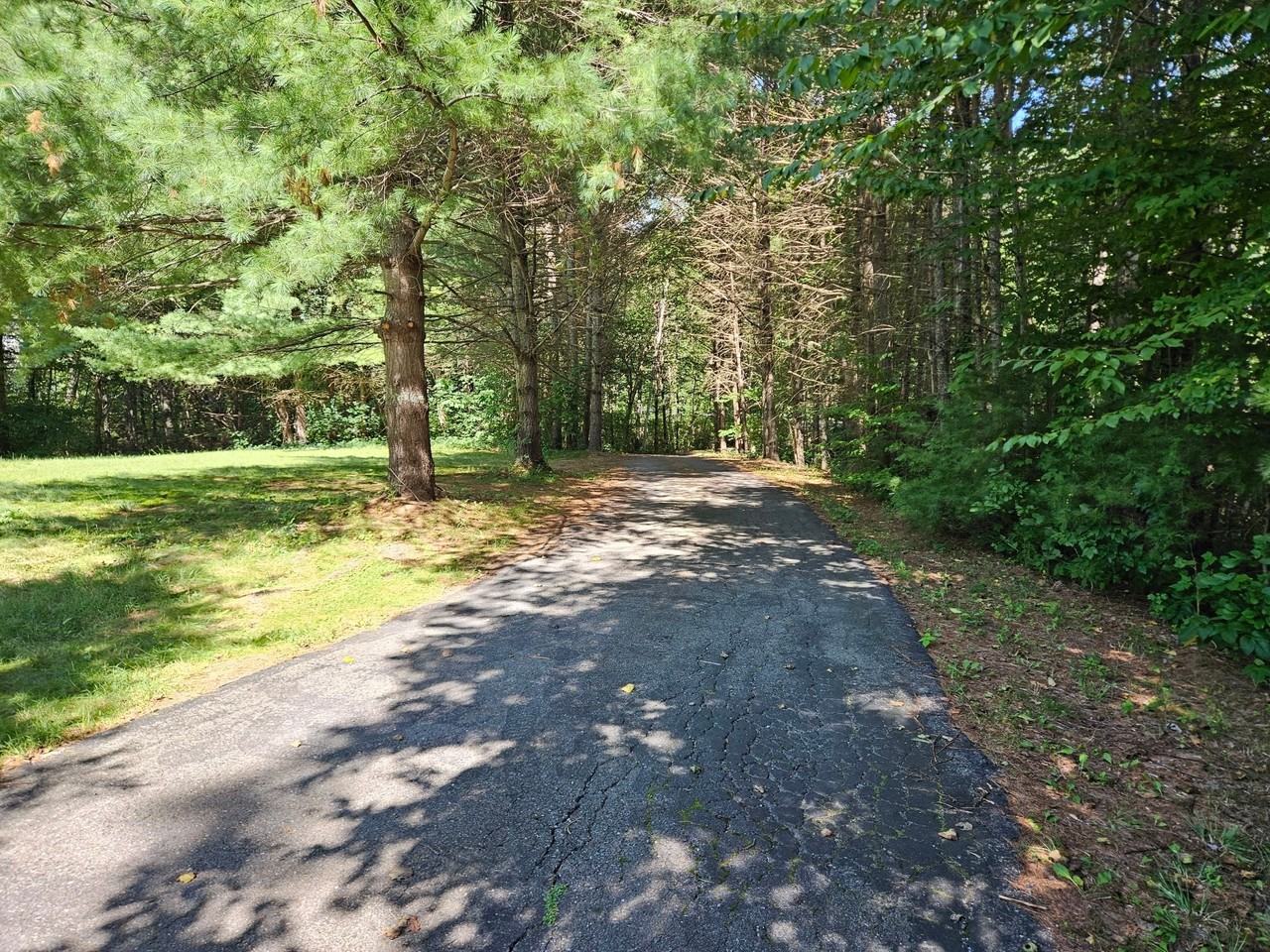 144 Parmenter Rd - Photo 7 of 39