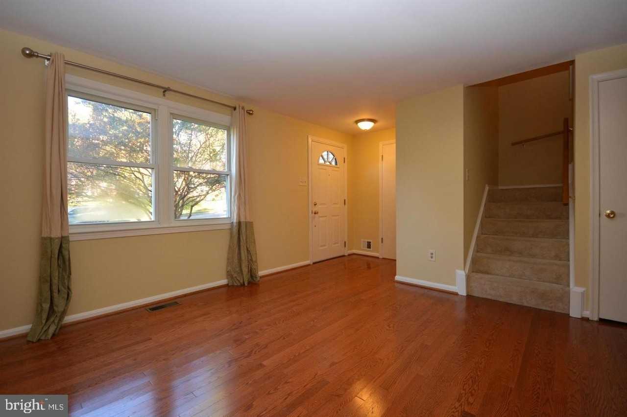 3151 Ellenwood Dr - Photo 3 of 17