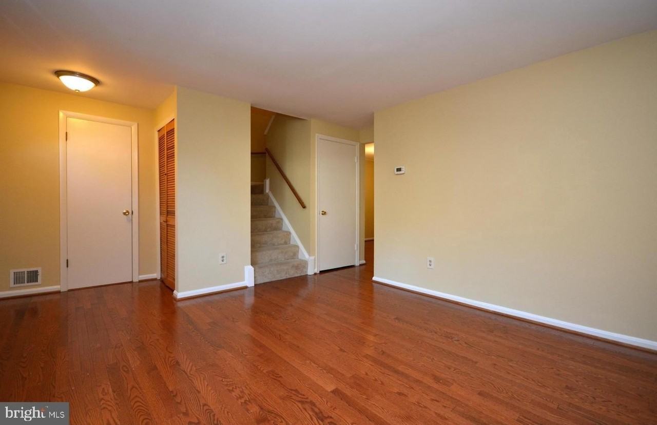 3151 Ellenwood Dr - Photo 4 of 17