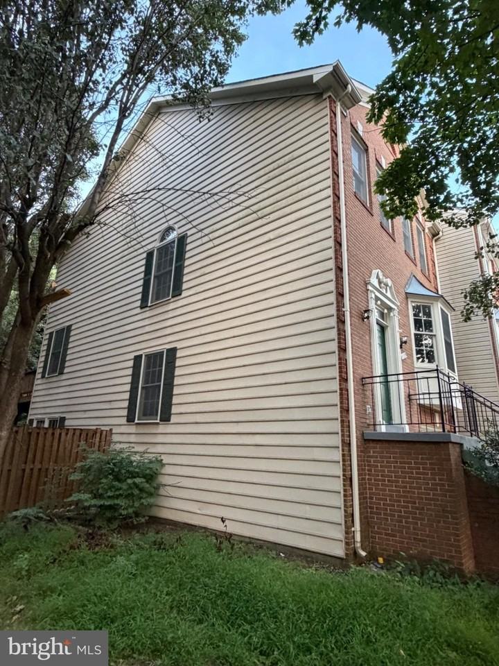 4009 Dogberry Ln - Photo 3 of 42