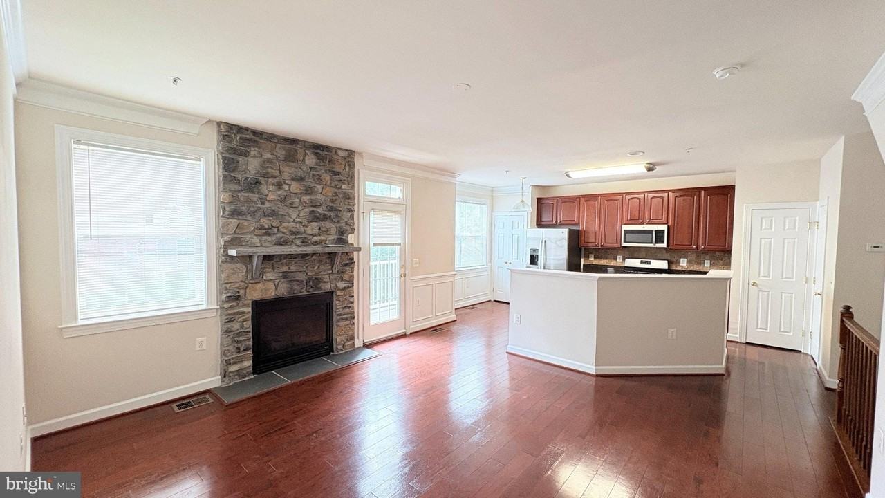 13563 Davinci Ln #94 - Photo 3 of 32