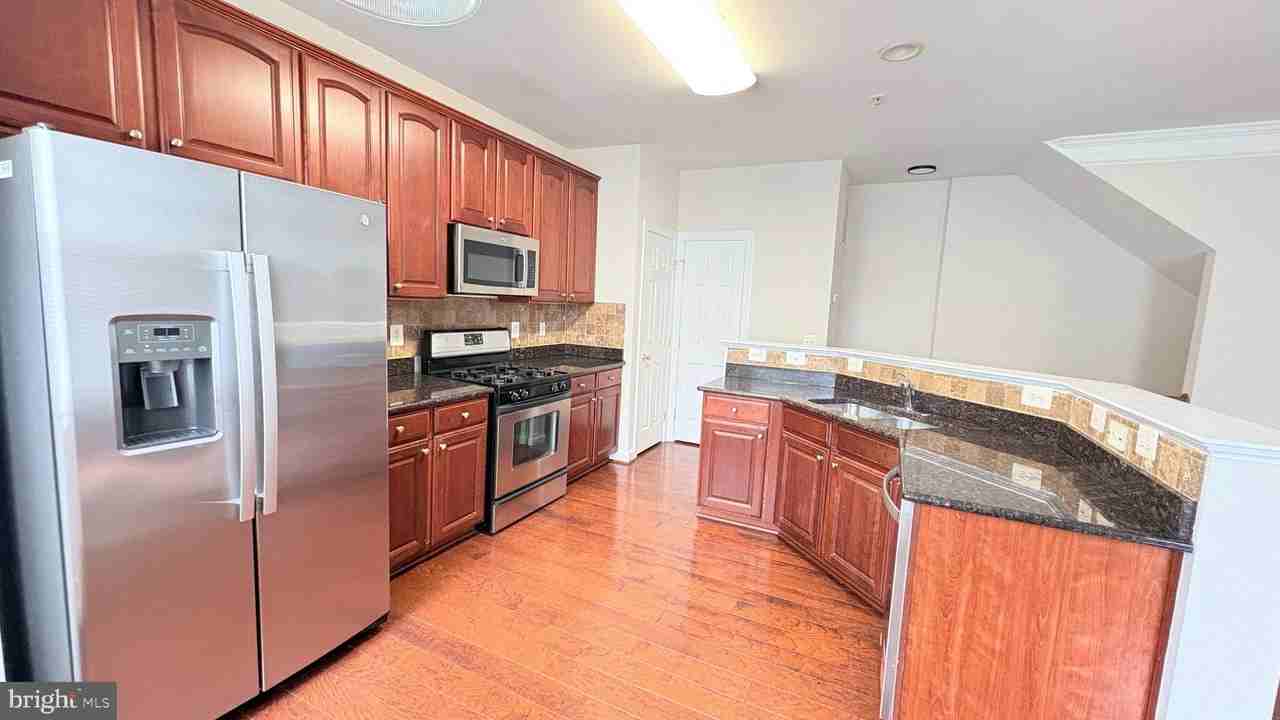 13563 Davinci Ln #94 - Photo 5 of 32