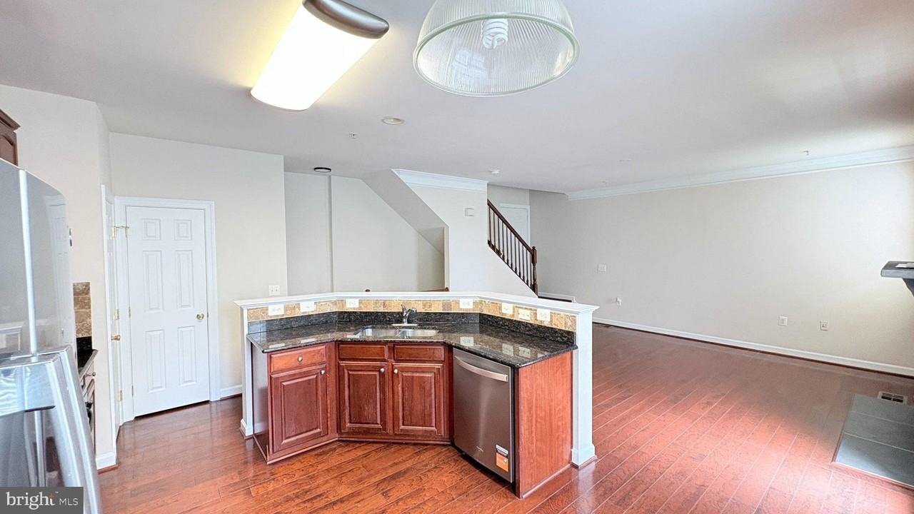 13563 Davinci Ln #94 - Photo 6 of 32