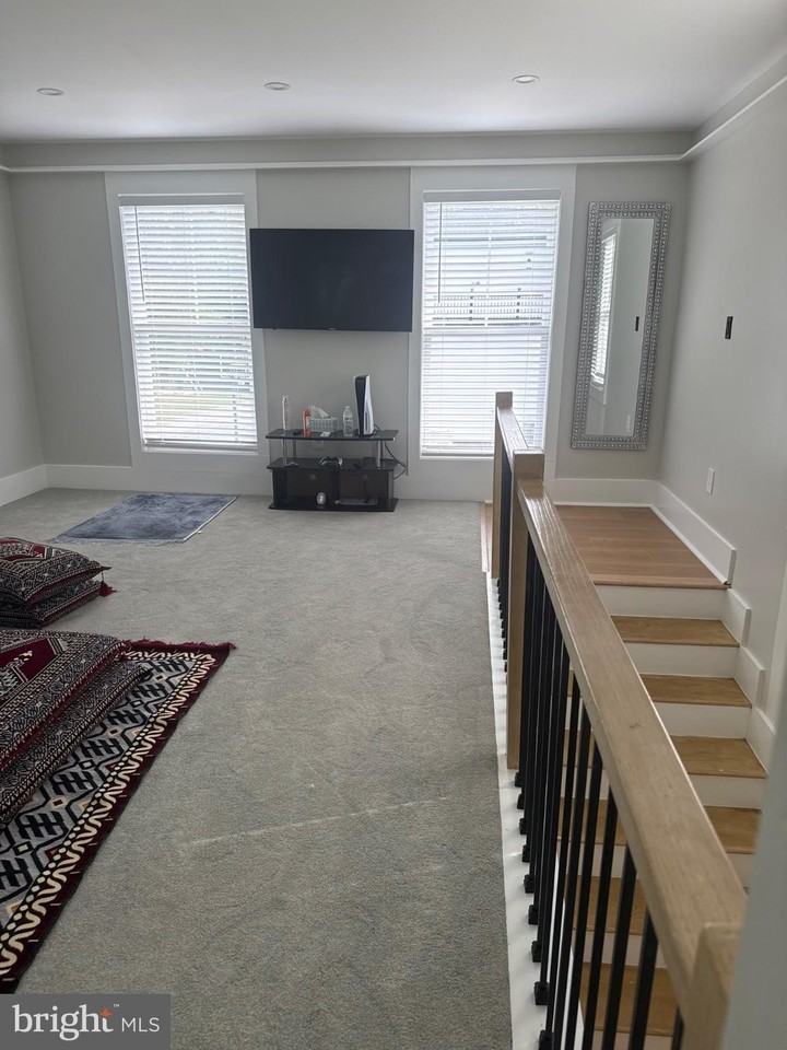 7614 Old Ox Rd - Photo 3 of 5