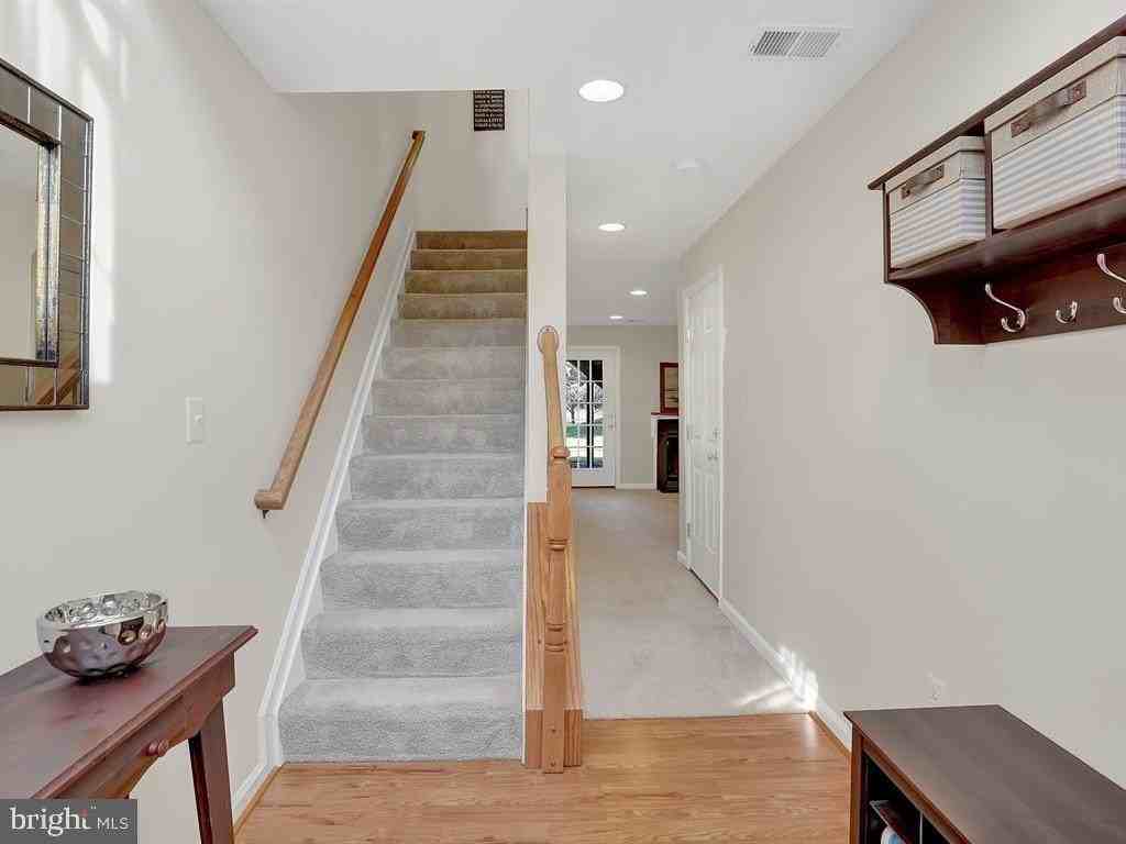 21040 Tioga Ter - Photo 4 of 27
