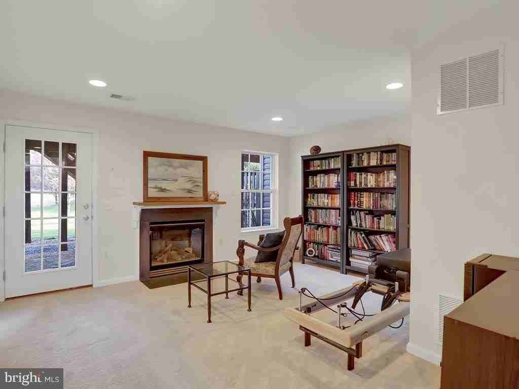 21040 Tioga Ter - Photo 5 of 27