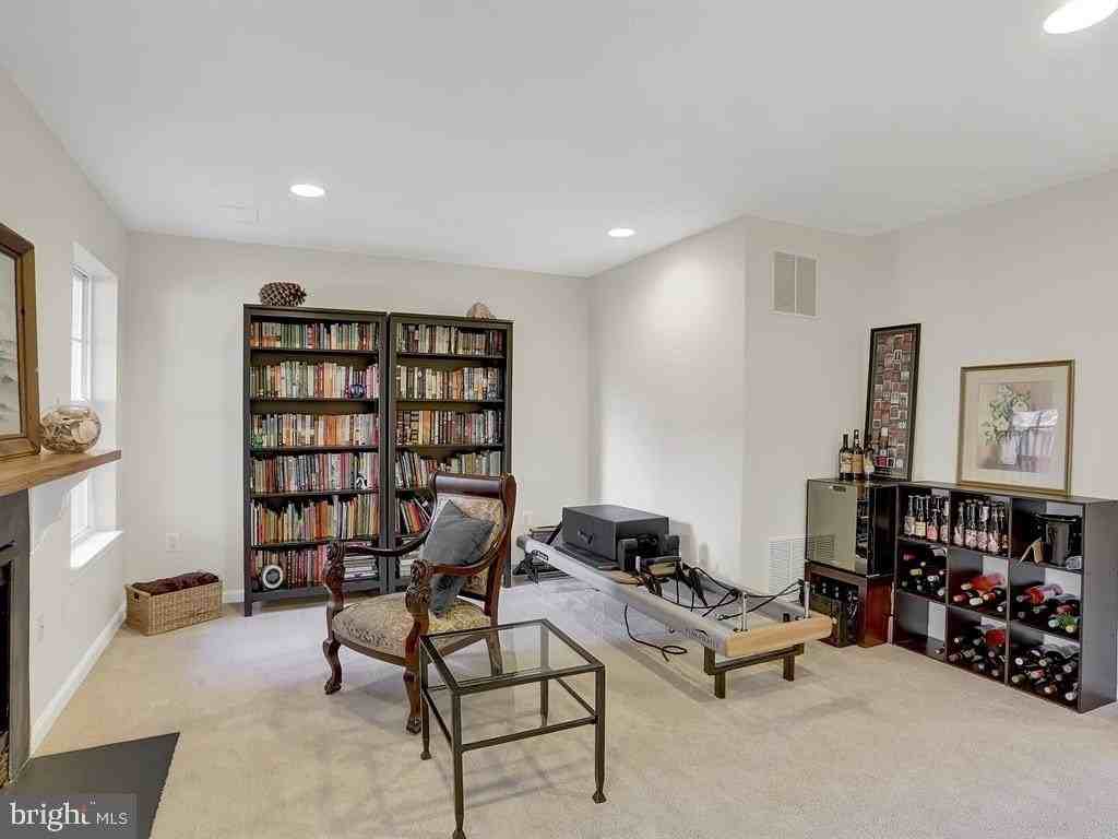 21040 Tioga Ter - Photo 6 of 27