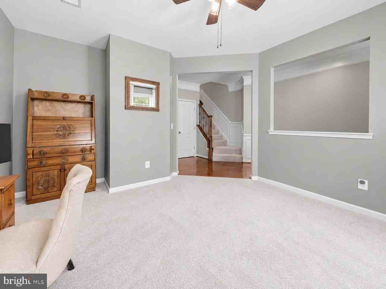 22631 Hawkbill Sq - Photo 3 of 31
