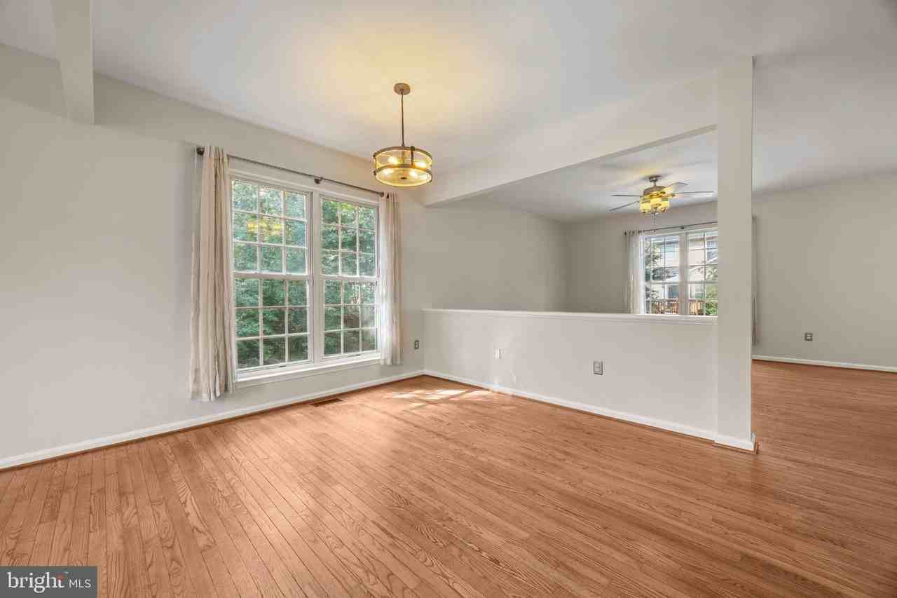 8812 Fenimore Pl - Photo 5 of 50