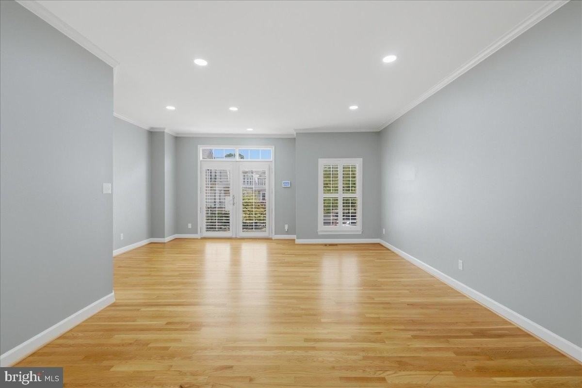 10249 Winged Elm Cir - Photo 5 of 34