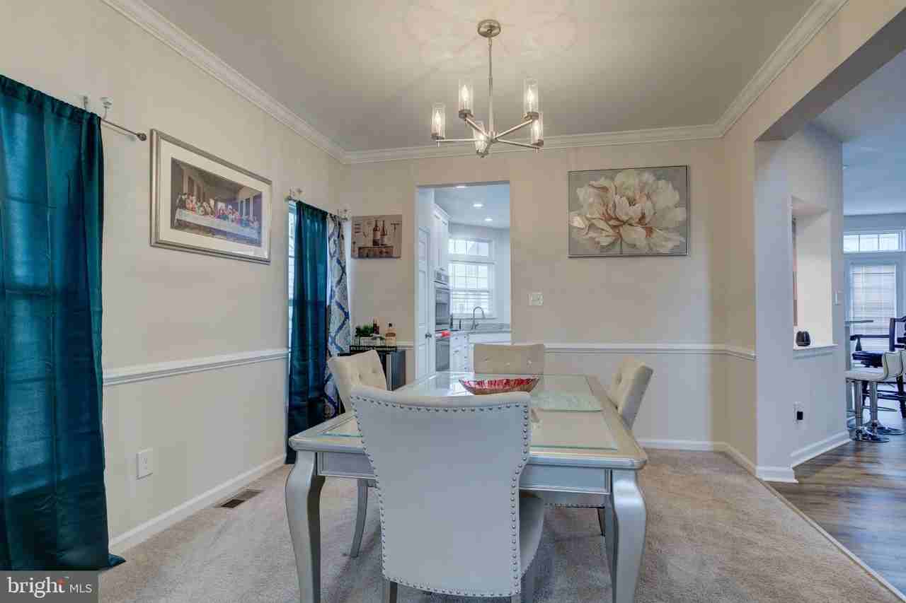 5218 Windbreak Dr - Photo 5 of 22