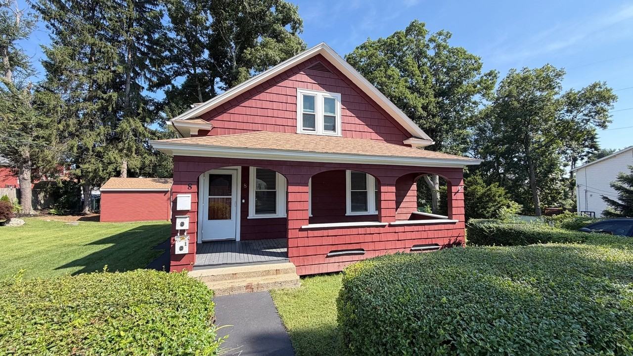 8 Elton St