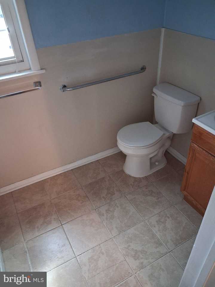 268 Wilkes St #6 - Photo 3 of 4